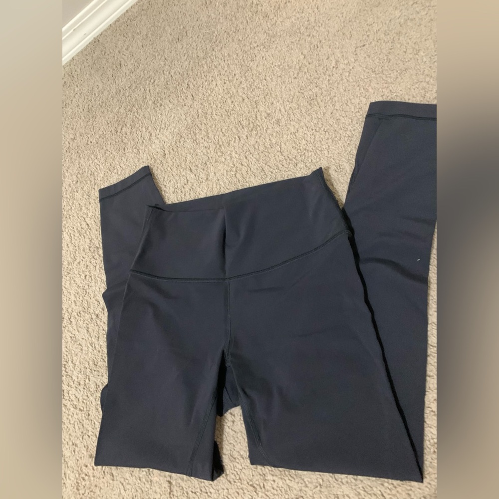 Align 28” Sz 6 lululemon black leggings